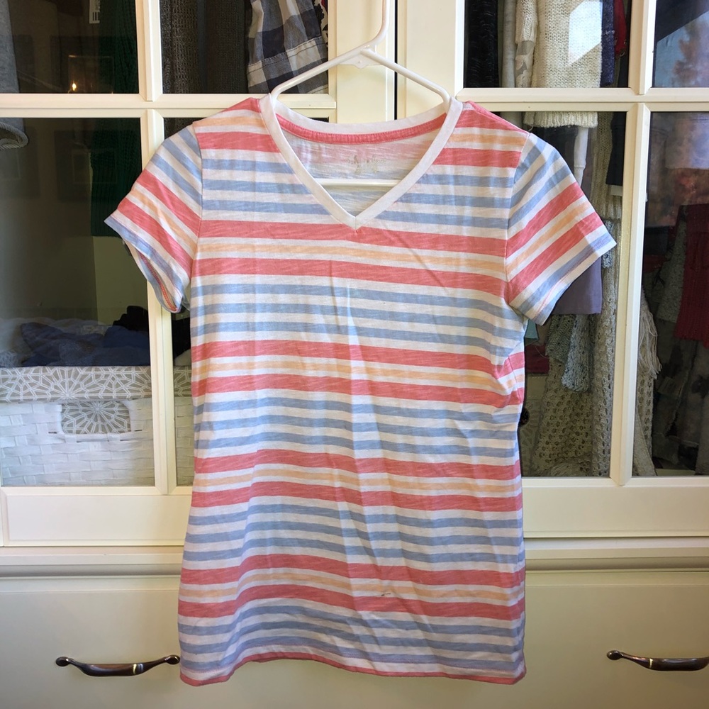 brand: Cherokee : striped v-neck tee :)
